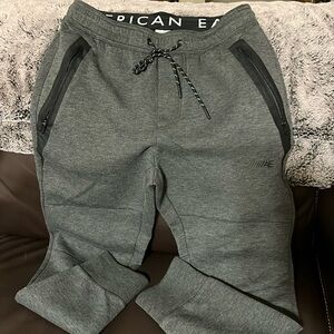 A&E men’s sweatpants medium